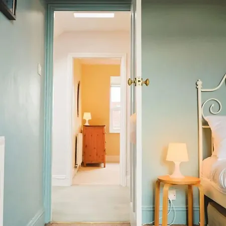 דירה Spacious 2 Storey Penthouse Flat, Fantastic Views!