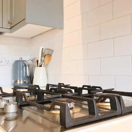 Spacious 2 Storey Penthouse Flat, Fantastic Views! Apartamento