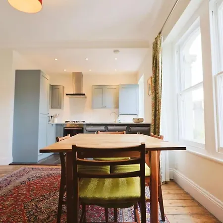 Spacious 2 Storey Penthouse Flat, Fantastic Views! Apartamento Bristol